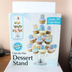 Wilton Silver Dessert Stand Holds 19 Cupcakes